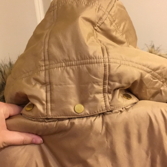 NY&Co Golden faux fur hooded vest - Picture 6 of 8